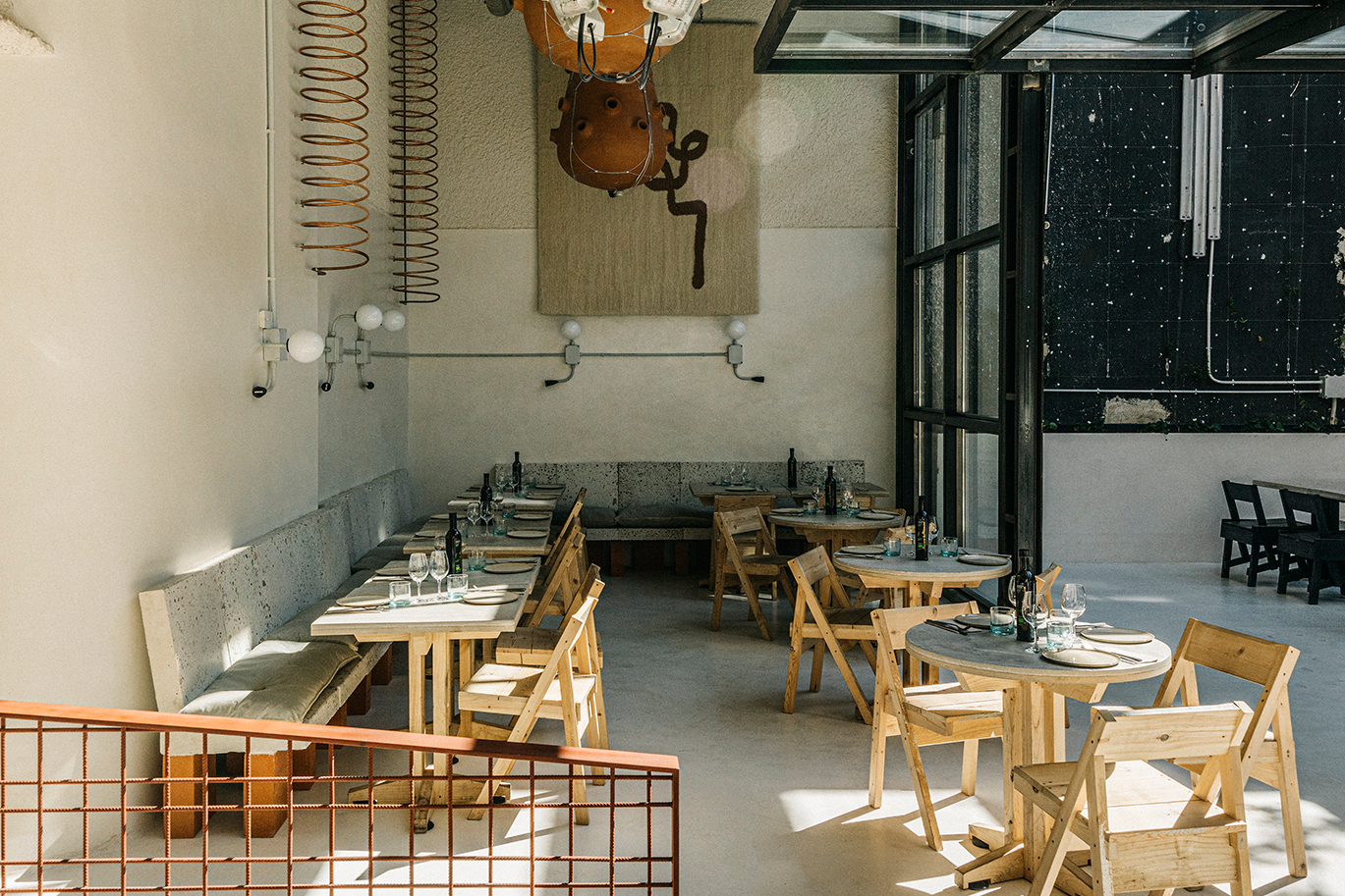 Mo de Movimiento, Restaurante